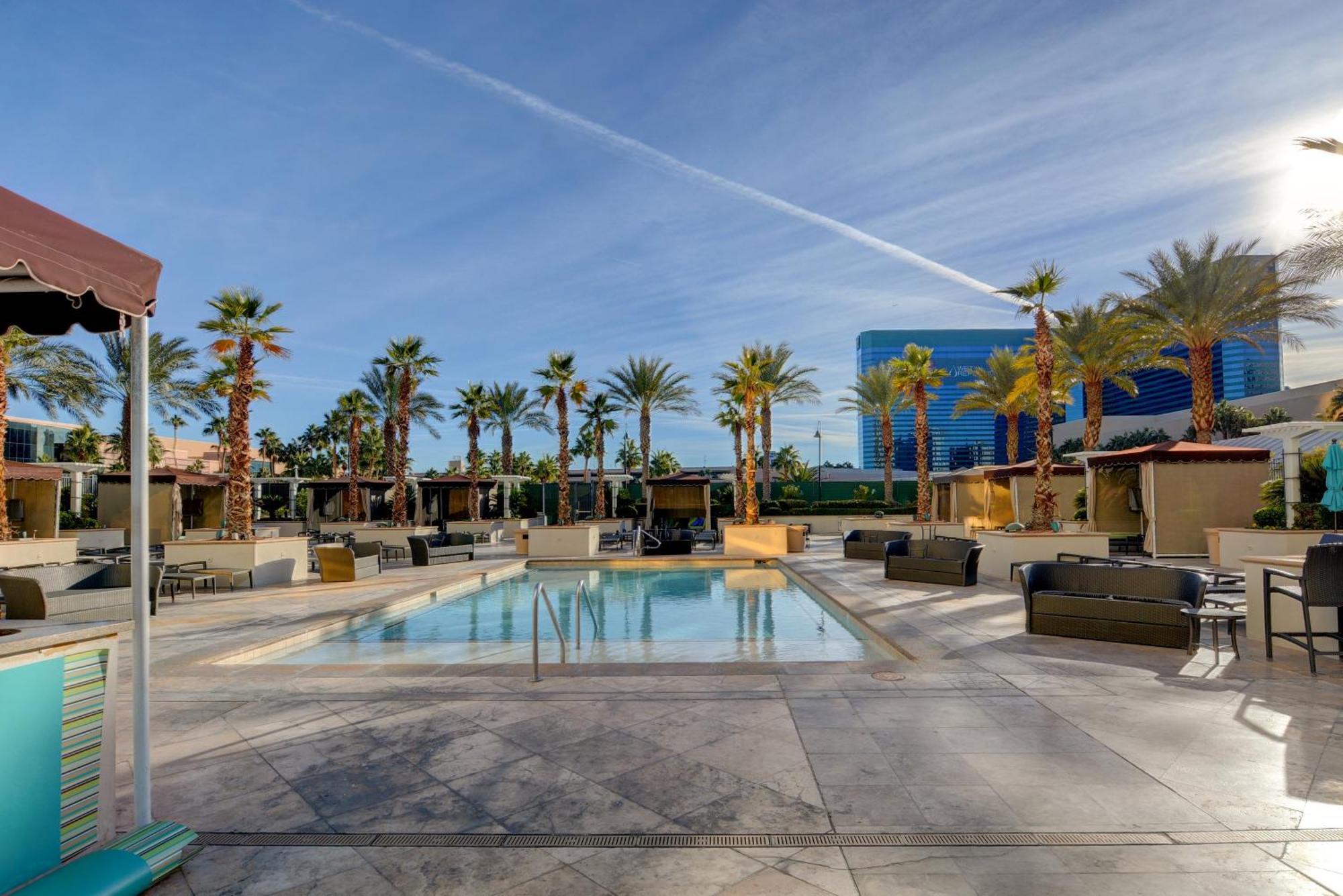 Luxe 1br 2bth Mgm Signature Balcony Apartahotel Las Vegas