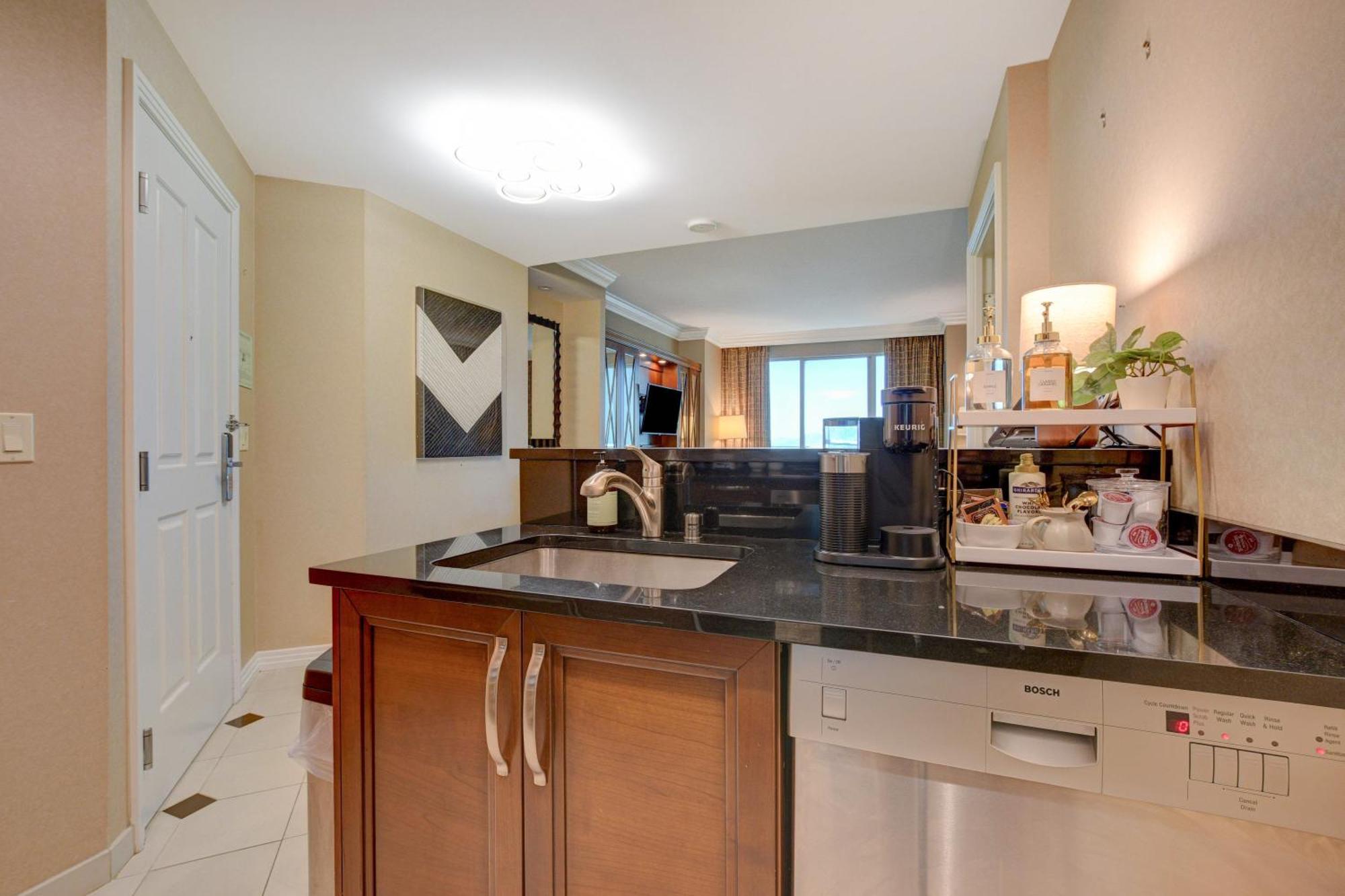Apartahotel Luxe 1br 2bth Mgm Signature Balcony Las Vegas
