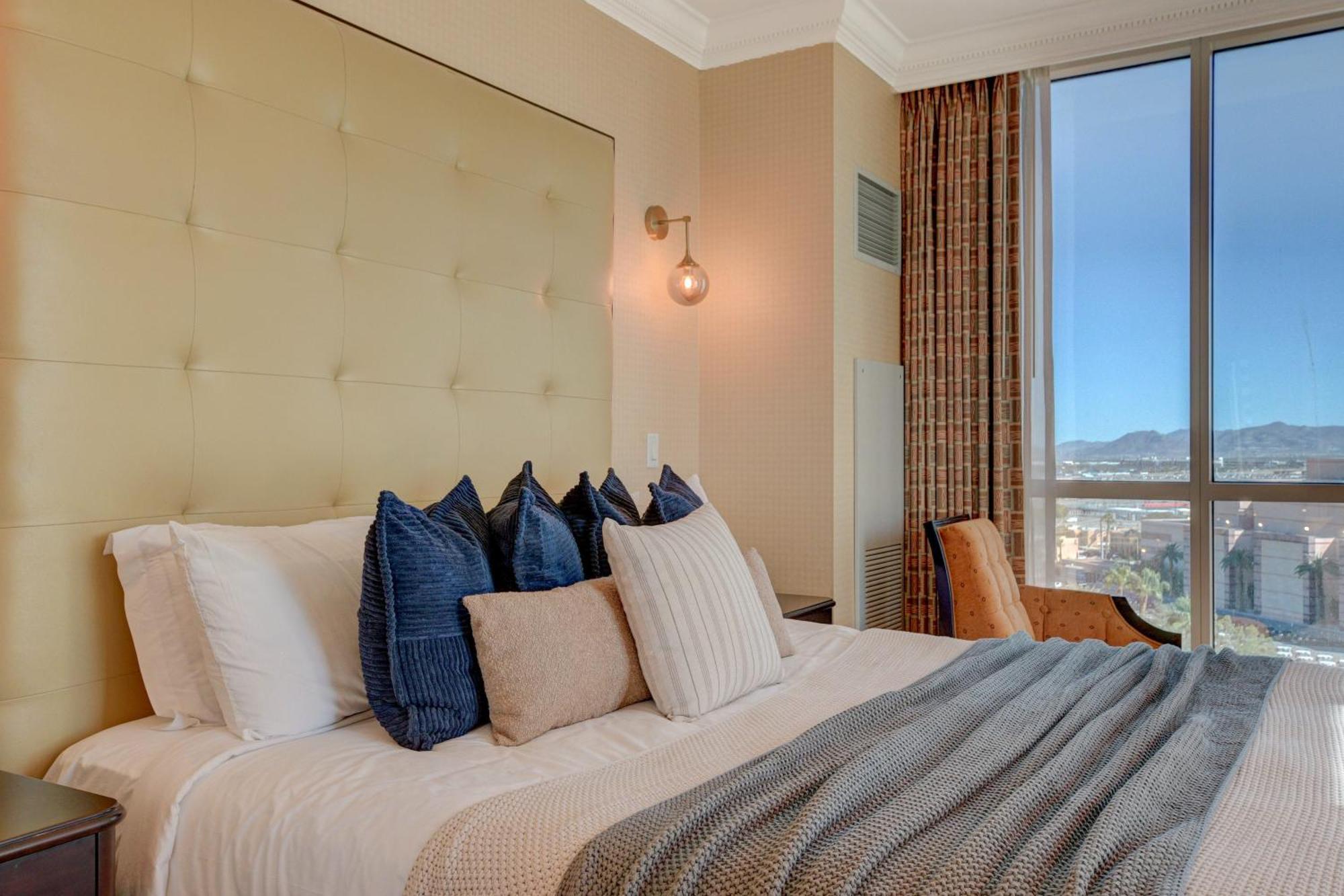 Luxe 1br 2bth Mgm Signature Balcony Apartahotel Las Vegas