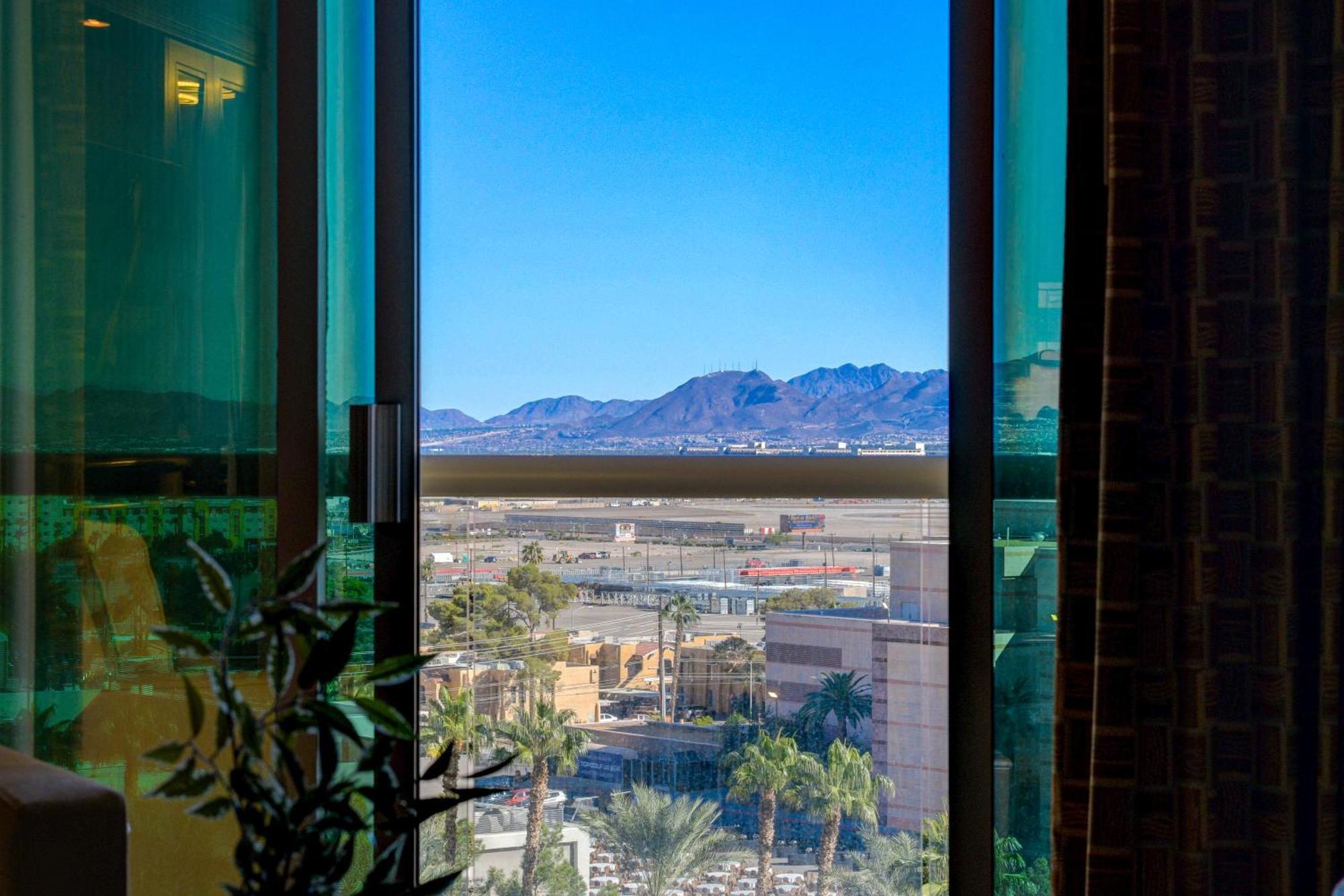 Luxe 1br 2bth Mgm Signature Balcony Apartahotel *