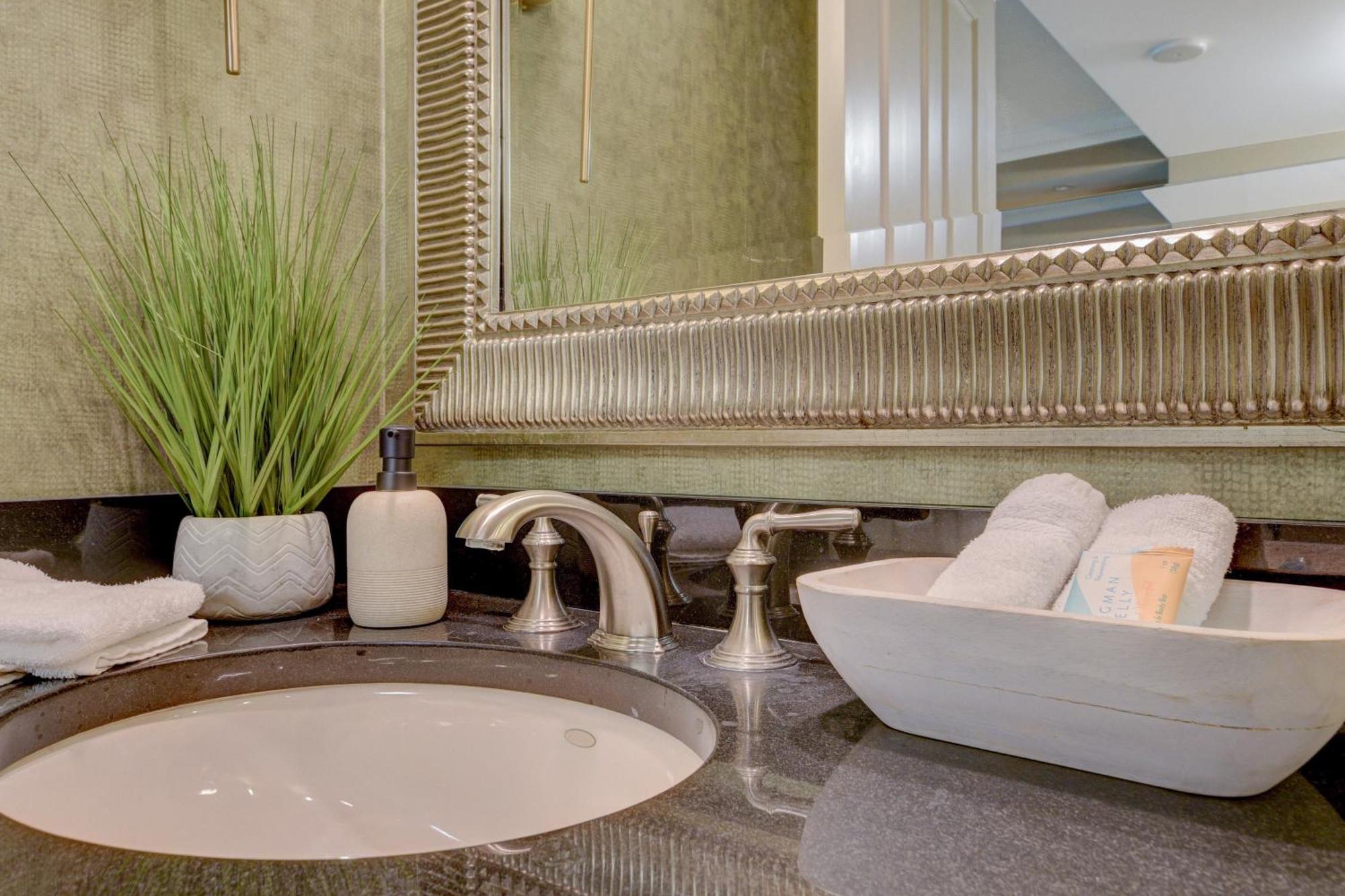 Apartahotel Luxe 1br 2bth Mgm Signature Balcony Las Vegas